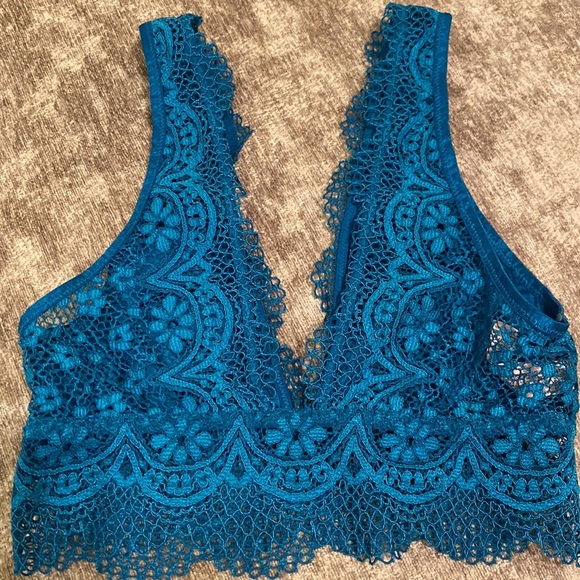 VICTORIA’S SECRET XS BRALETTE - Picture 2 of 4